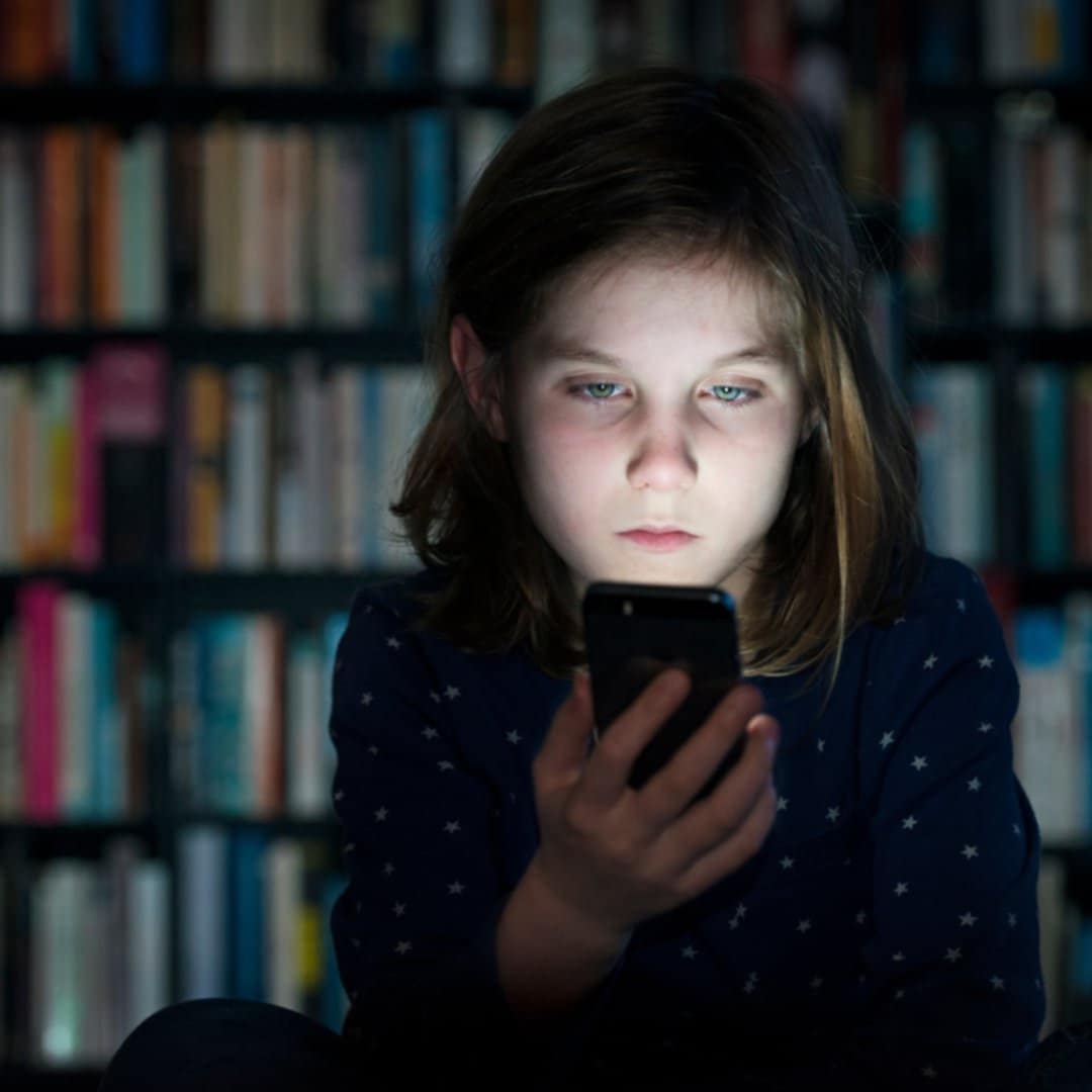 Dziecko i nastolatek w cyberprzestrzeni: cyberprzemoc, media społecznościowe, grooming, patotreści